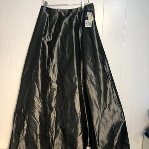 Womens Silver/Grey Skirt. NEW